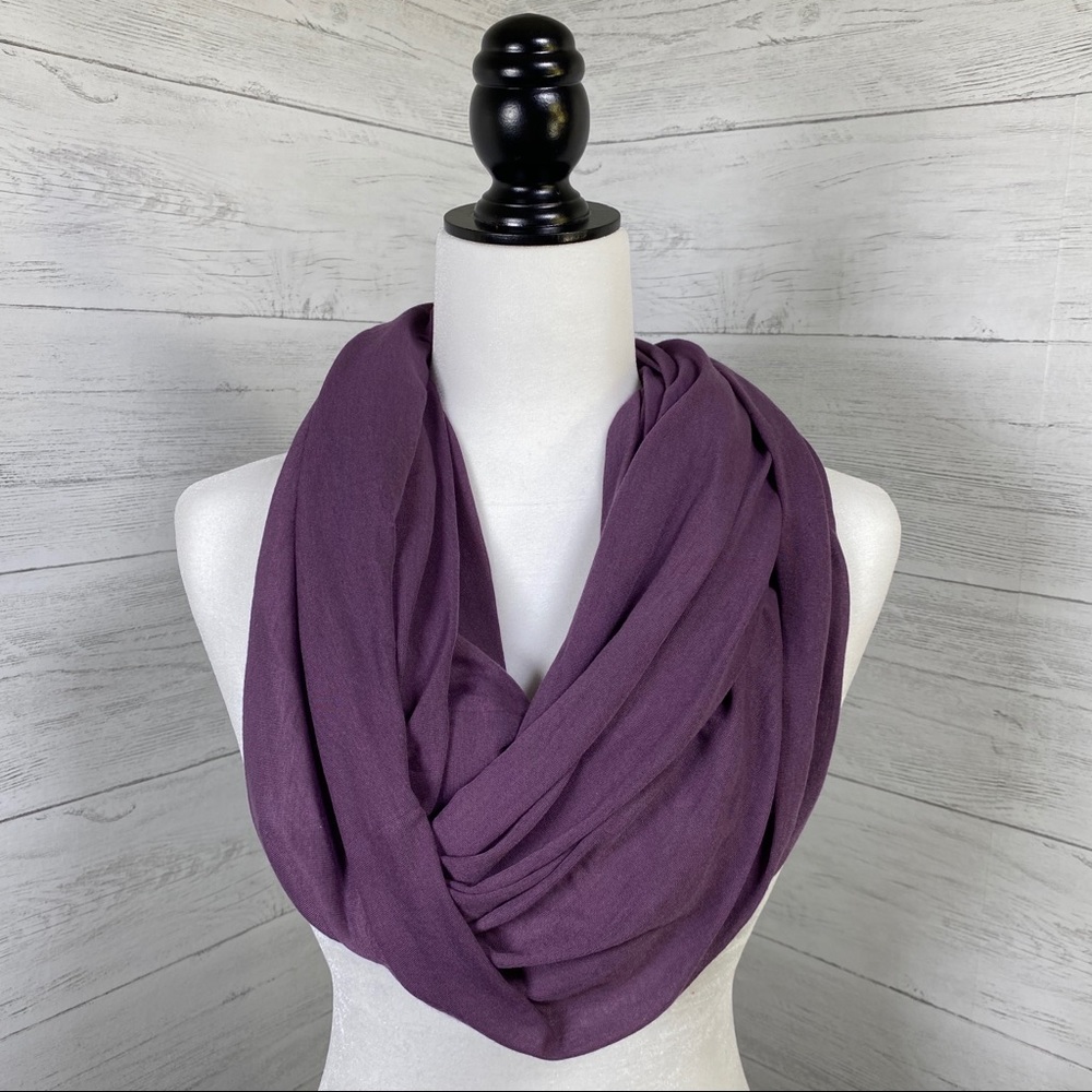 ⭐️SEE NEW LISTING⭐️Hot Steps Purple Foulard Scarf - Picture 1 of 6